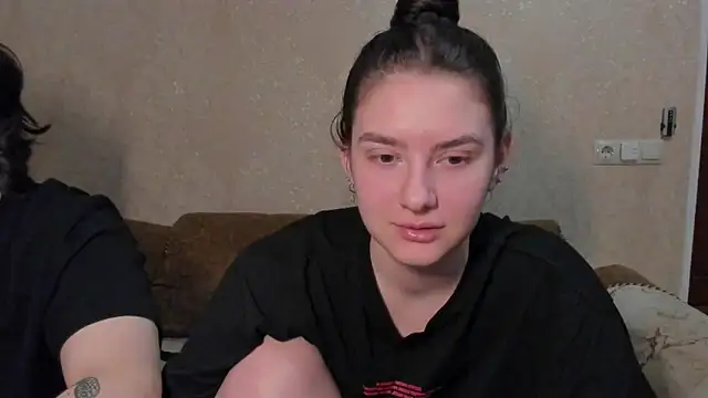 love lina muuur online show from 18, 2, 2026