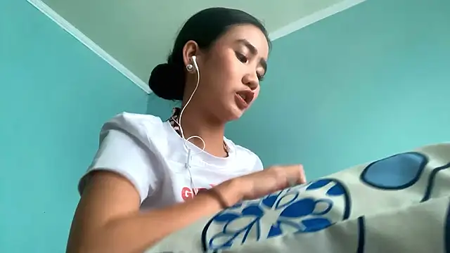 RessieAshcroft online show from 21, 2, 2026