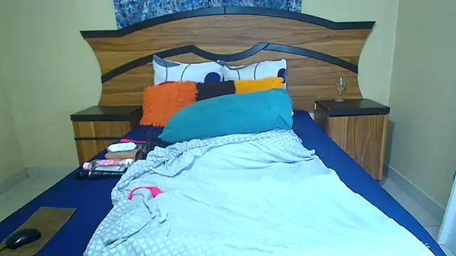 Queenxxxjesy online show from 19, 3, 2026