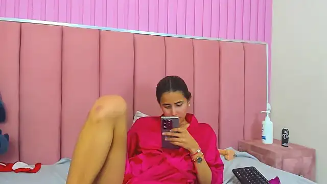 Snapshot of LolaWhite chatting on 16, 4, 2026 LolaWhite online show from 16, 4, 2026