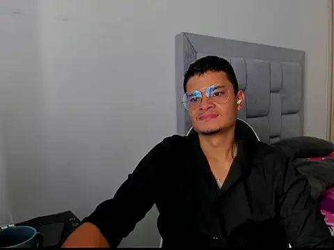 Snapshot of FredericSloan chatting on 27, 2, 2026 FredericSloan online show from 27, 2, 2026