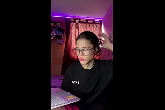 Ale cuzz online show from 21, 4, 2026