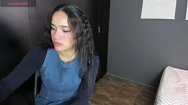 love kriss online show from 4, 4, 2026