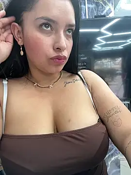 Snapshot of Miss_Bella_Flame chatting on 28, 7, 2026 Miss Bella Flame online show from 28, 7, 2026