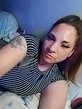 Snapshot of BrattyGirl2424 chatting on 2, 8, 2026 BrattyGirl2424 online show from 2, 8, 2026