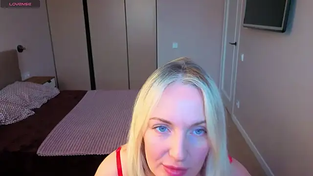 MonikaFoxys online show from 25, 2, 2026