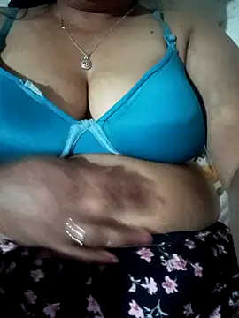 Snapshot of Beautiful_ely chatting on 11, 4, 2026 Beautiful ely online show from 11, 4, 2026