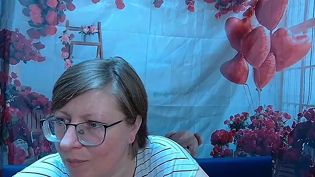 Snapshot of RadaChudna chatting on 2, 3, 2026 RadaChudna online show from 2, 3, 2026