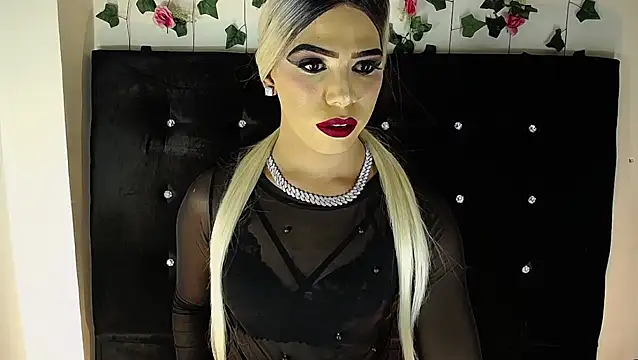 Kristal Queen01 online show from 12, 4, 2026