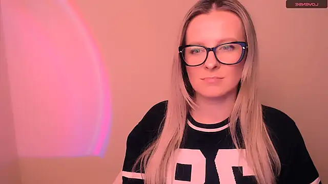 Snapshot of AnnePeach chatting on 16, 2, 2026 AnnePeach online show from 16, 2, 2026