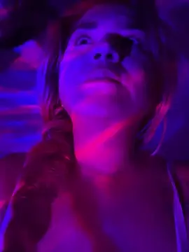 Snapshot of violet-grey chatting on 9, 7, 2026 violet-grey online show from 9, 7, 2026