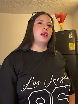 Sofi Collinss online show from 8, 4, 2026