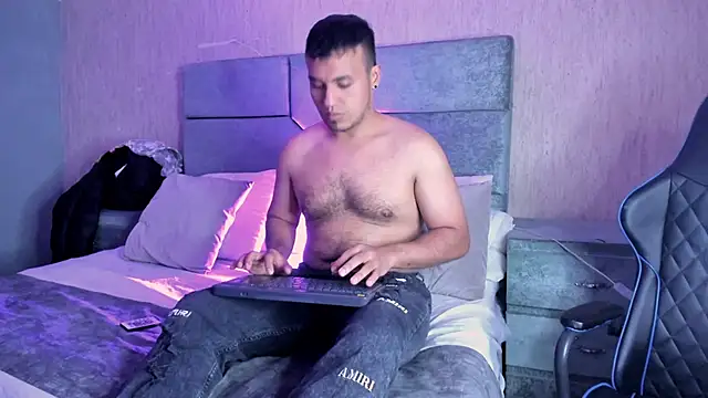 Snapshot of AronGarcia chatting on 20, 2, 2026 AronGarcia online show from 20, 2, 2026