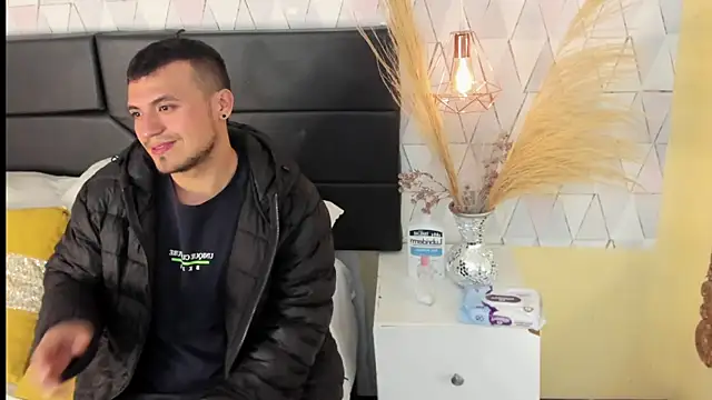 Snapshot of AronGarcia chatting on 28, 2, 2026 AronGarcia online show from 28, 2, 2026