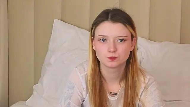 Snapshot of AlyssFrost chatting on 25, 6, 2026 AlyssFrost online show from 25, 6, 2026