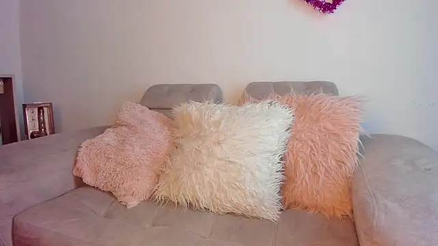 Snapshot of Tylla__ chatting on 24, 2, 2026 Tylla online show from 24, 2, 2026