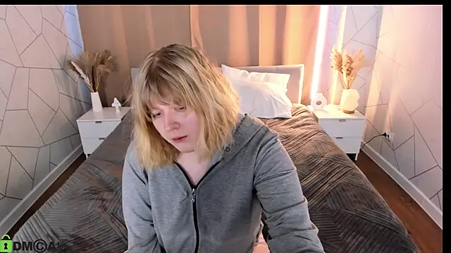 luna c0ra online show from 7, 3, 2026