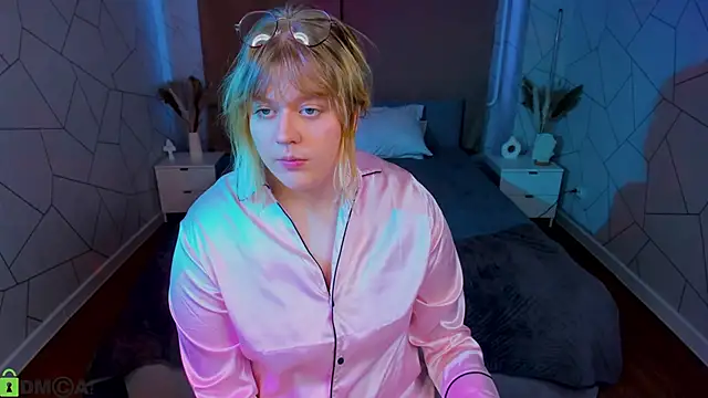 luna c0ra online show from 25, 3, 2026