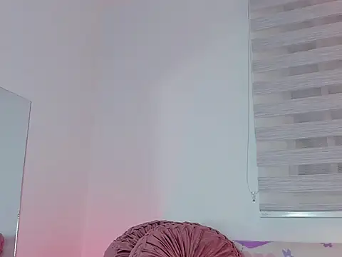 yourlollypetite online show from 8, 3, 2026