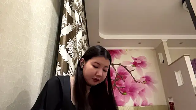 Snapshot of MaeRaads chatting on 26, 2, 2026 MaeRaads online show from 26, 2, 2026