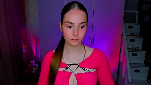 Maddy Wood  online show from 25, 5, 2026