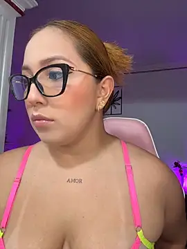 Snapshot of Kiarhatrixie1 chatting on 18, 4, 2026 Kiarhatrixie1 online show from 18, 4, 2026