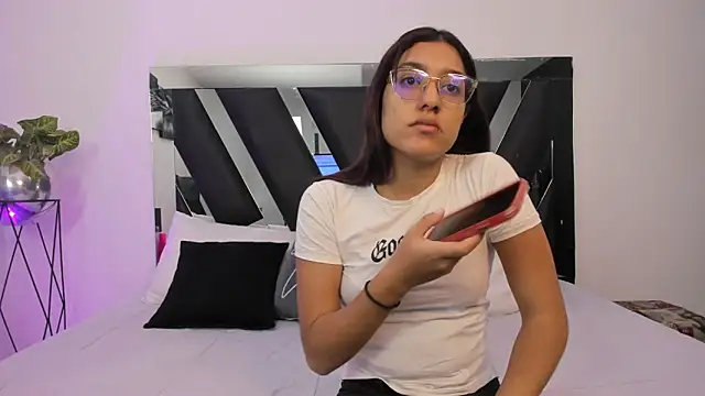 Mia Iron online show from 20, 3, 2026