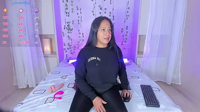 AllieBennet online show from 17, 4, 2026