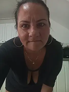 Snapshot of Mishell_Perez chatting on 25, 2, 2026 Mishell Perez online show from 25, 2, 2026