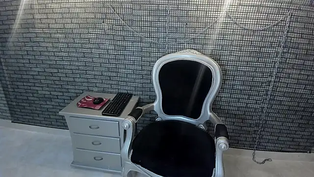 hillary bigbutt online show from 9, 4, 2026