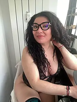 EvaPatricia online show from 28, 4, 2026