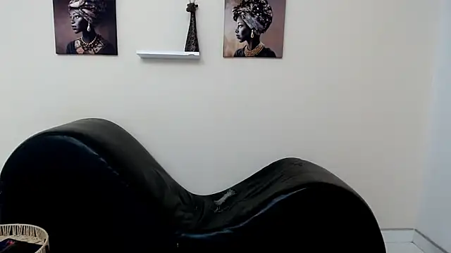 skinnysexy18 online show from 16, 4, 2026