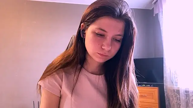 LunnaBliss online show from 7, 4, 2026