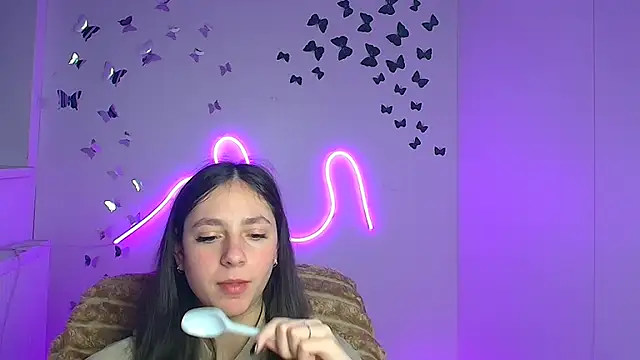 KissMeJulia online show from 18, 4, 2026