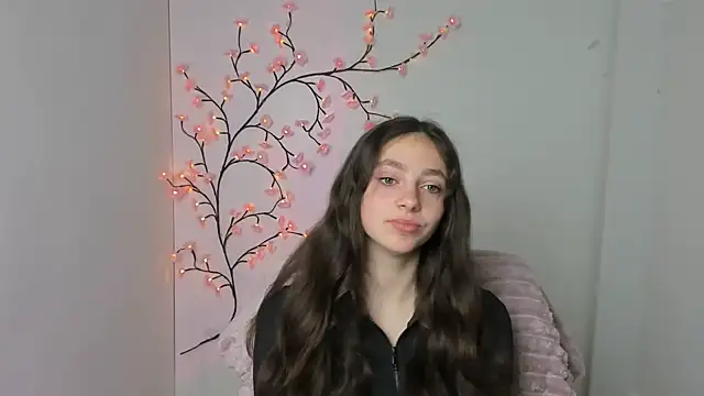 KissMeJulia online show from 3, 5, 2026