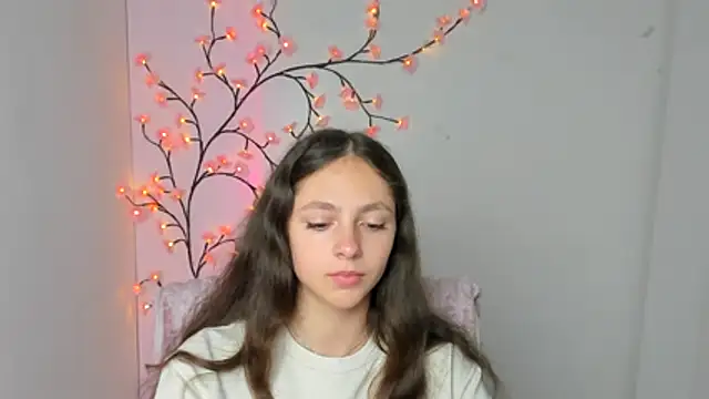 KissMeJulia online show from 4, 7, 2026