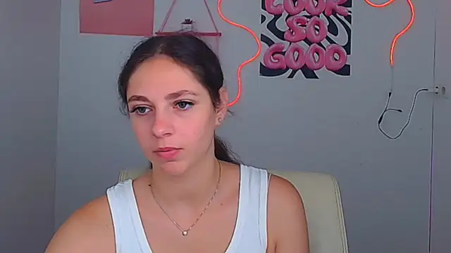 KissMeJulia online show from 18, 7, 2026