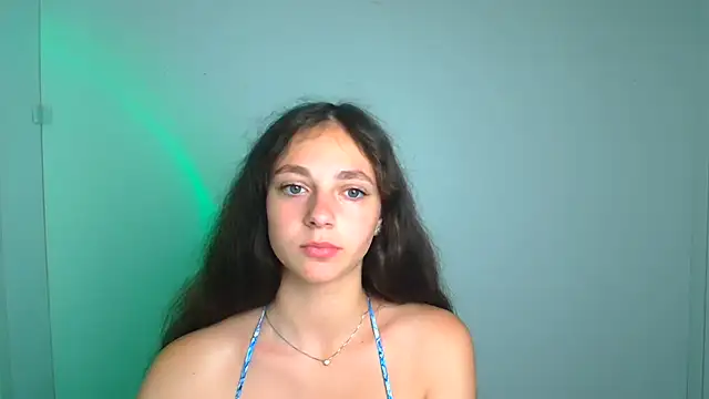 KissMeJulia online show from 3, 8, 2026