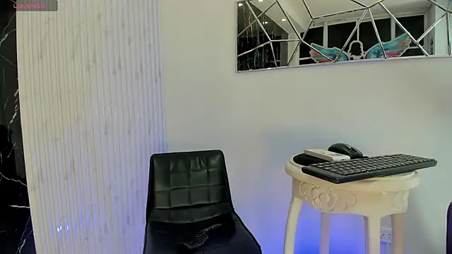 Violette 0 online show from 28, 2, 2026