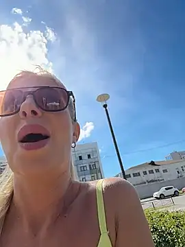 LisaMurr online show from 3, 6, 2026