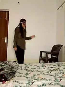 cute girl 29 online show from 15, 3, 2026