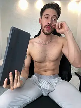 Snapshot of evans_campbell1 chatting on 7, 7, 2026 evans campbell1 online show from 7, 7, 2026