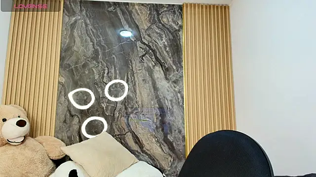 scarlett lumi online show from 18, 4, 2026