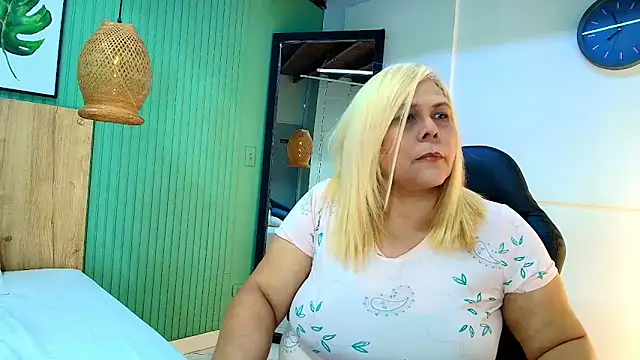 Snapshot of eva_colen50 chatting on 20, 3, 2026 eva colen50 online show from 20, 3, 2026