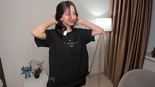 littleevilon online show from 25, 3, 2026