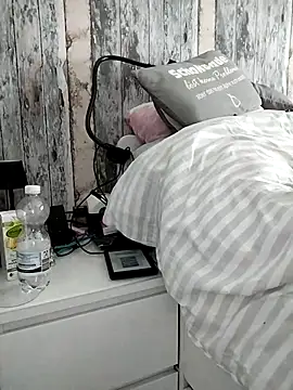 Emma12117 online show from 4, 4, 2026