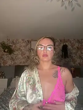 Snapshot of Cherrybomb2885 chatting on 20, 2, 2026 Cherrybomb2885 online show from 20, 2, 2026