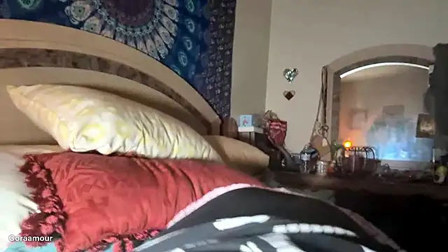 itscoraamour online show from 5, 4, 2026