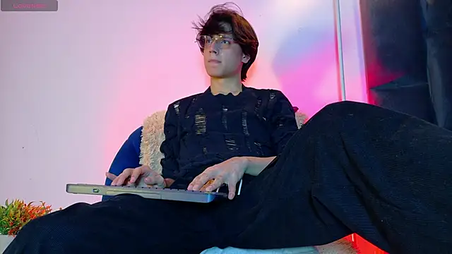 lui x dust online show from 14, 4, 2026