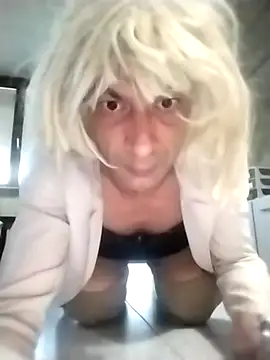 Snapshot of marti_8 chatting on 6, 4, 2026 marti 8 online show from 6, 4, 2026